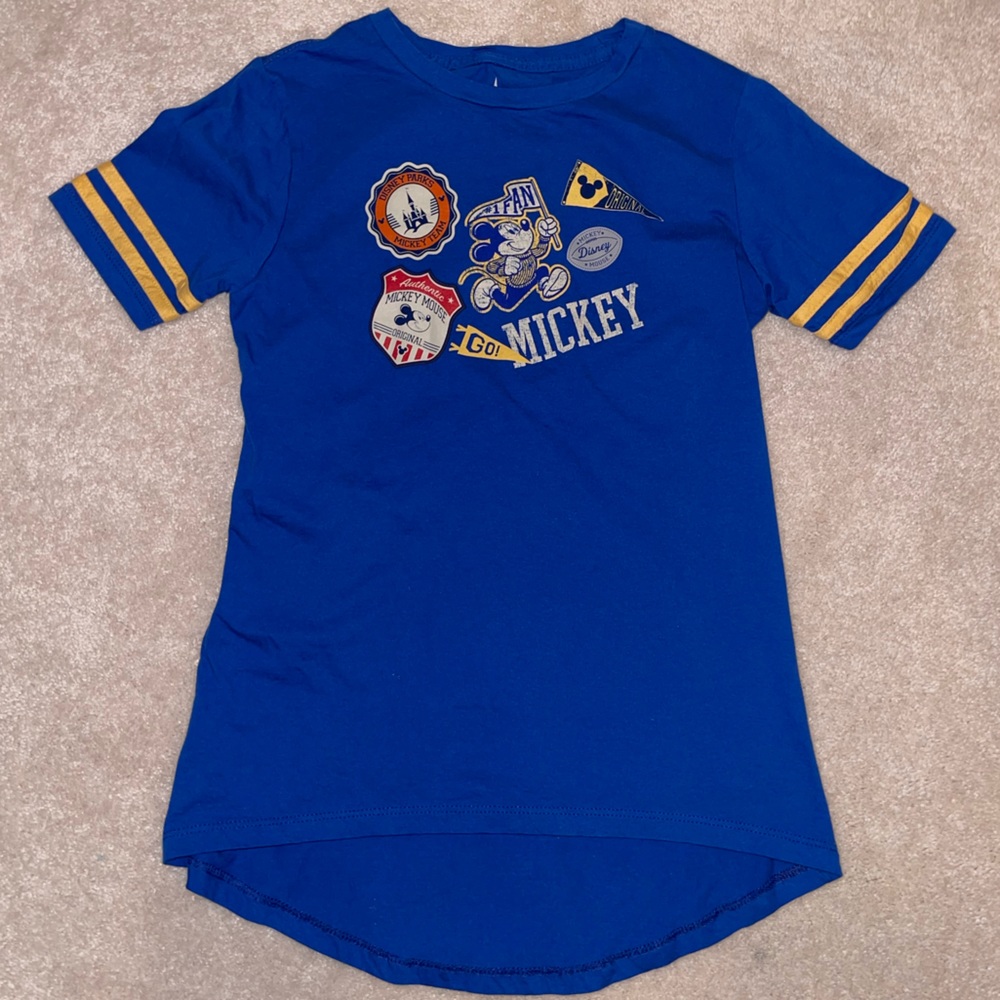 Disney Parks tee NWOT